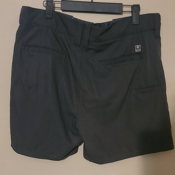 Huk Dark Gray Flat Front Fishing Shorts Size L - Picture 2 of 3